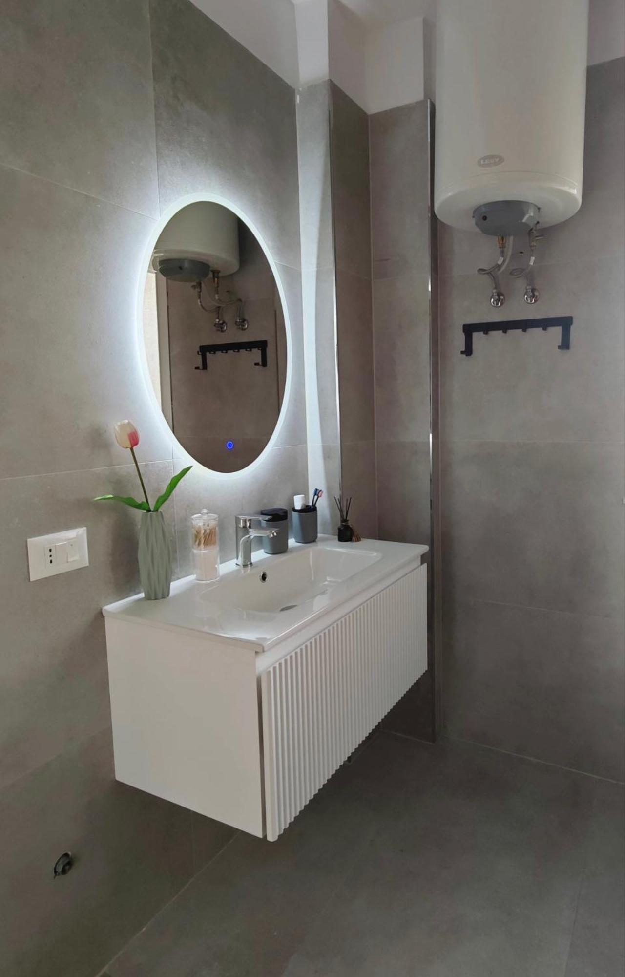 Apartament E&e Mali I Robit *